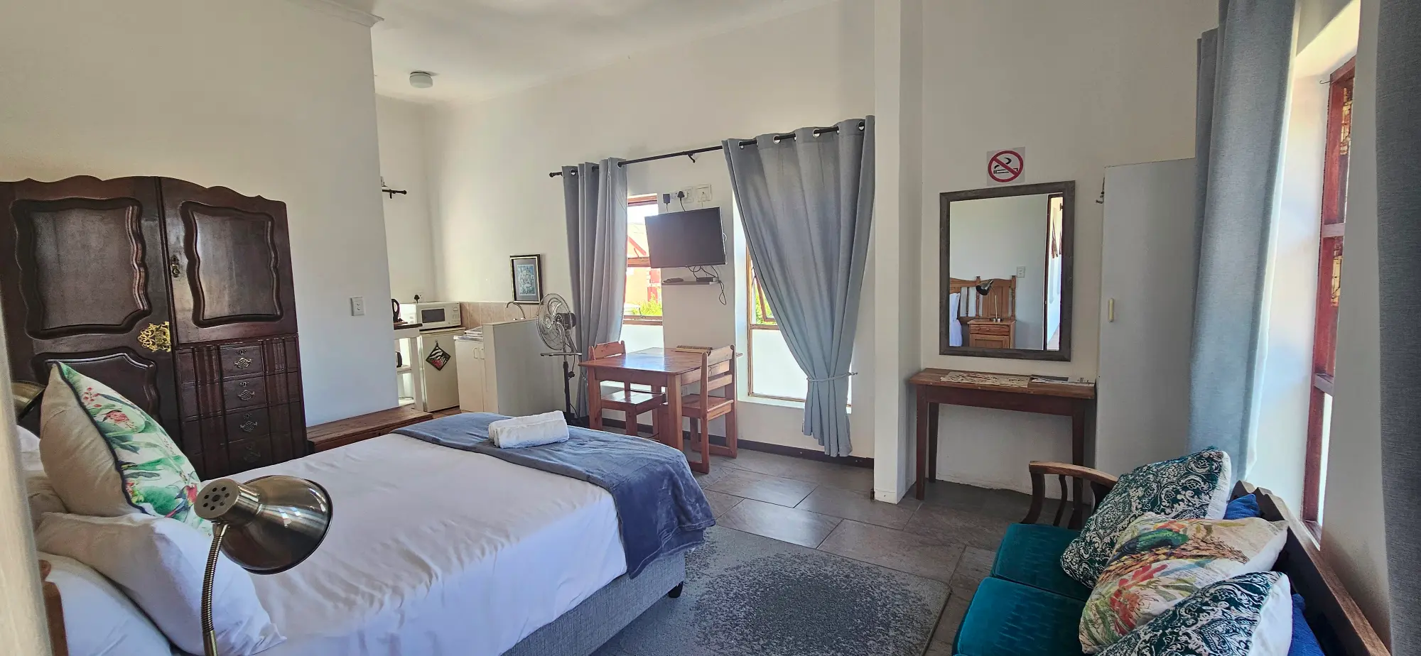 Self-catering room for business travellers at Kelkiewyn Guesthouse in Caledon
