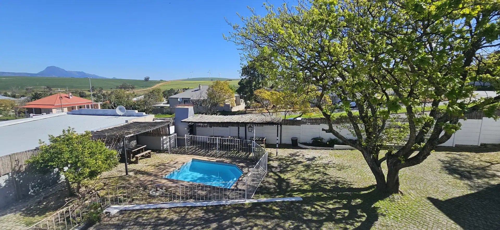 Swimming pool and outdoor area at Kelkiewyn Guesthouse in Caledon